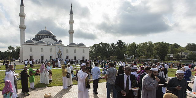 Thousands of Muslims gather at the Diyanet Center of America mosque in Lanham, Maryland, to observe Eid al-Fitr during the holy month of Ramadan in 2015. (Samuel Corum/Anadolu Agency/Getty Images)
